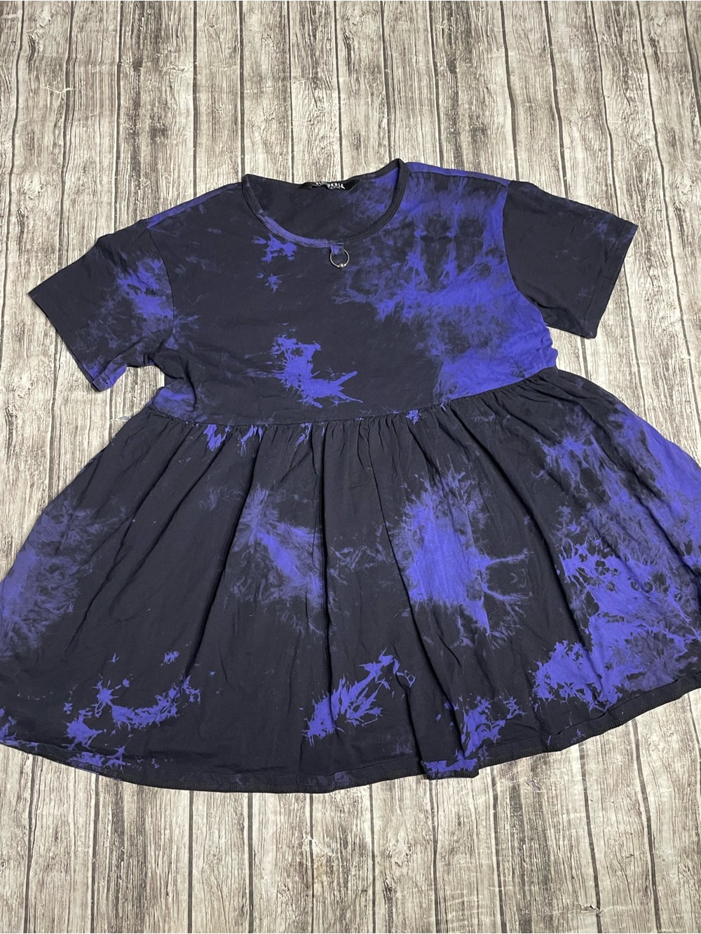 Women’s size 8 Disturbia Black Purple Tie-Dye Ring Accent Short Sleeve Skater Sm